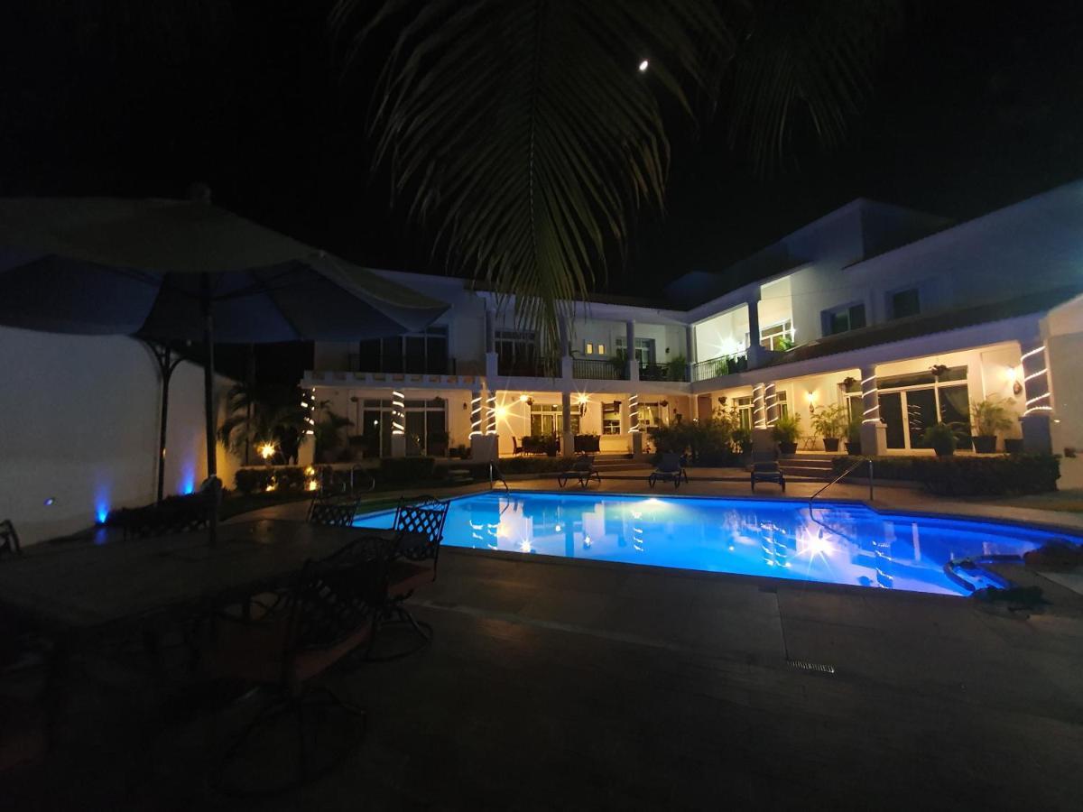 Villa Segovia Cozumel Exterior photo